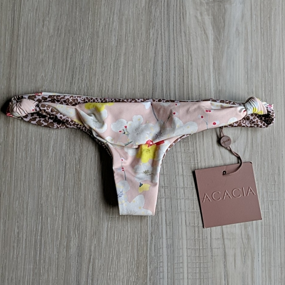 Acacia Lima Bottom in Cherry